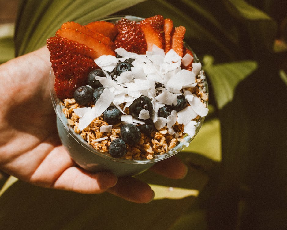 Açaí bowl with granola and berries